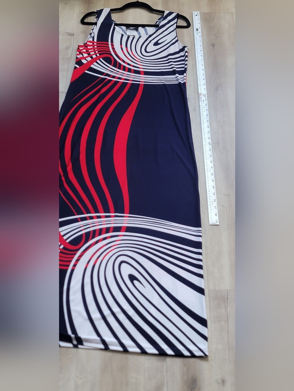 Libra Abstract Swirl Graphic Maxi Dress Made in Canada Size M - Very, Very Long!